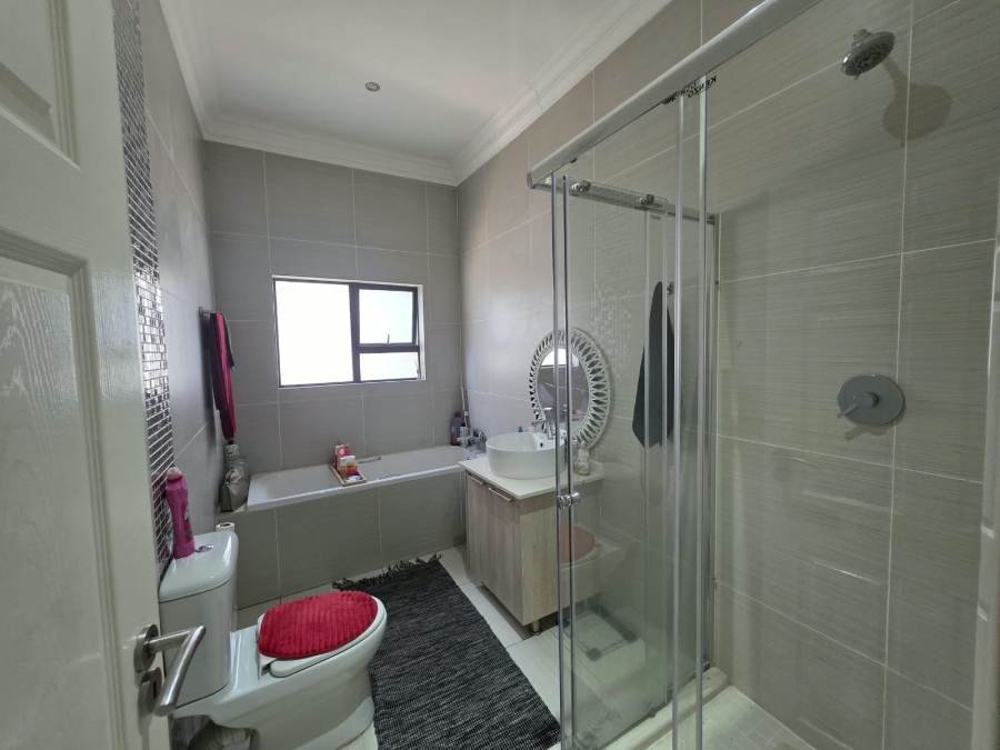 3 Bedroom Property for Sale in Wild Olive Estate Free State